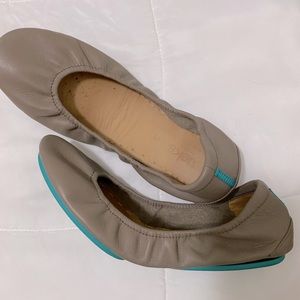 Tieks flats